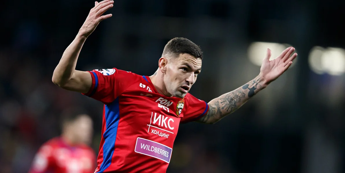 «Ахмат» - ЦСКА: обе команды играют вдесятером. После первого тайма счет 2:2 «Ахмат» - ЦСКА: обе команды играют вдесятером. После первого тайма счет 2:2