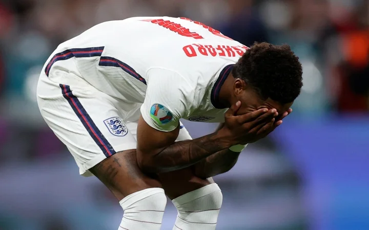 Майкл Оуэн: «Очень удивлен, что Саутгейт оставил Рашфорда вне состава. Он всегда уверенно выступал в футболке сборной Англии» Майкл Оуэн: «Очень удивлен, что Саутгейт оставил Рашфорда вне состава. Он всегда уверенно выступал в футболке сборной Англии»