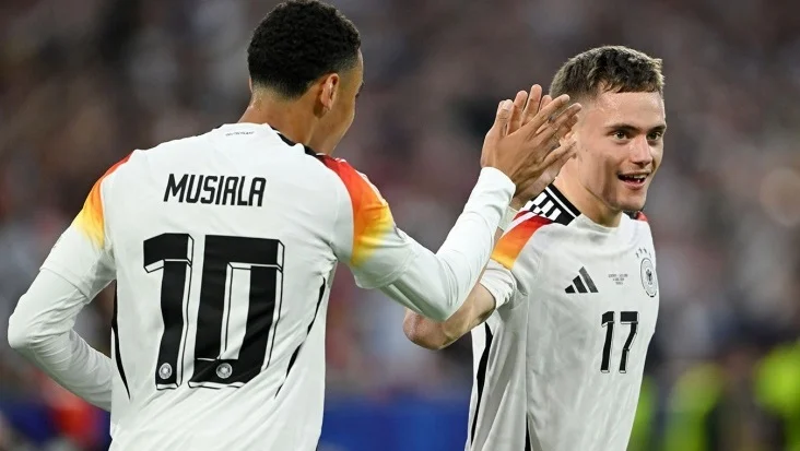 Матч Германии с Данией прерван из-за грозы Матч Германии с Данией прерван из-за грозы