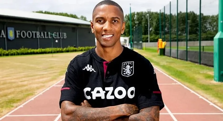 Эшли Янг продлит соглашение с «Астон Виллой»