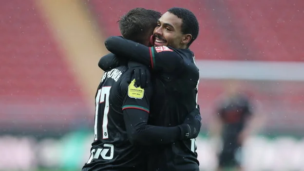 Изидор о проблемах с газоном на игре с «Ахматом»: «Трава была очень высокой, что мешало делать качественные передачи» Изидор о проблемах с газоном на игре с «Ахматом»: «Трава была очень высокой, что мешало делать качественные передачи»