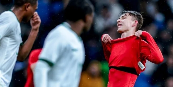 Игрок сборной России Комаров: назову кумиром Аршавина, он больше всех был на виду Игрок сборной России Комаров: назову кумиром Аршавина, он больше всех был на виду