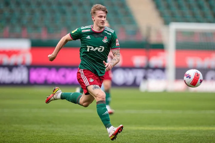 Защитник «Локо» Тин Едвай: «Не поступлю как Варела. Я останусь с клубом и в плохие, и в хорошие времена» Защитник «Локо» Тин Едвай: «Не поступлю как Варела. Я останусь с клубом и в плохие, и в хорошие времена»