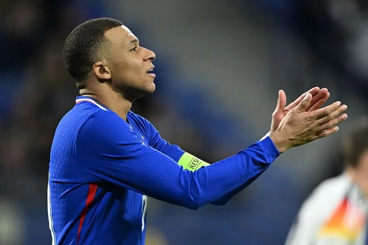 Килиан Мбаппе после 0:2 от Германии: «У меня нет проблем с тем, чтобы взять на себя ответственность за неудачи» Килиан Мбаппе после 0:2 от Германии: «У меня нет проблем с тем, чтобы взять на себя ответственность за неудачи»