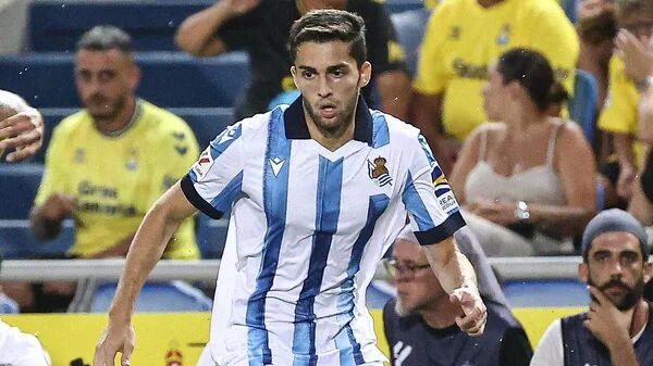 Навас о Захаряне: «Он обладает всеми качествами, чтобы засиять в Примере или любой лиге Европы» Навас о Захаряне: «Он обладает всеми качествами, чтобы засиять в Примере или любой лиге Европы»