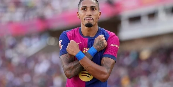 Рафинья про слухи о своей продаже летом: «Чувствуешь себя товаром, с нами делают что хотят» Рафинья про слухи о своей продаже летом: «Чувствуешь себя товаром, с нами делают что хотят»