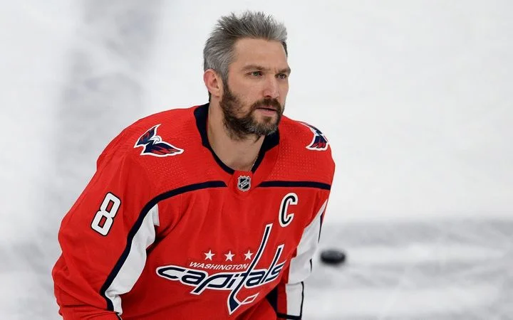 Александр Овечкин о рекорде Гретцки: «Локауты и пандемия – мы потеряли около 100 игр. Так, может быть, осталось бы 50 шайб» Александр Овечкин о рекорде Гретцки: «Локауты и пандемия – мы потеряли около 100 игр. Так, может быть, осталось бы 50 шайб»