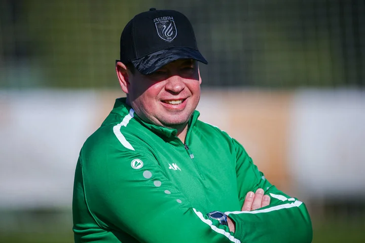 Сергей Рыжиков: «Слуцкий чувствует, что в его силах исправить ситуацию. Не знаю других команд, где после стольких поражений тренер оставался бы на своем посту» Сергей Рыжиков: «Слуцкий чувствует, что в его силах исправить ситуацию. Не знаю других команд, где после стольких поражений тренер оставался бы на своем посту»