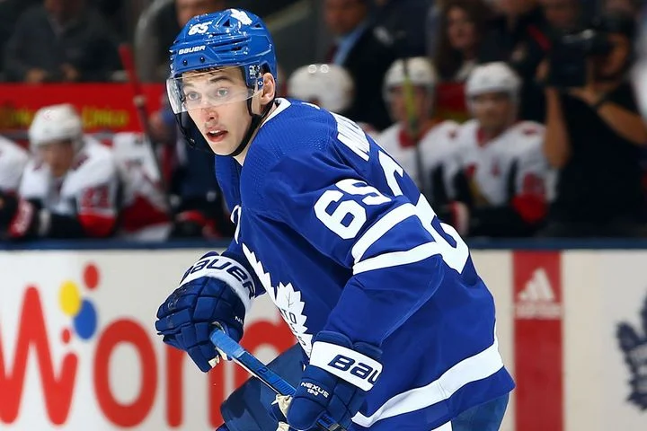 Илья Михеев: «В «Ванкувере» будет больше возможностей раскрыть свой потенциал, нежели чем в «Торонто», но я был рад играть там» Илья Михеев: «В «Ванкувере» будет больше возможностей раскрыть свой потенциал, нежели чем в «Торонто», но я был рад играть там»