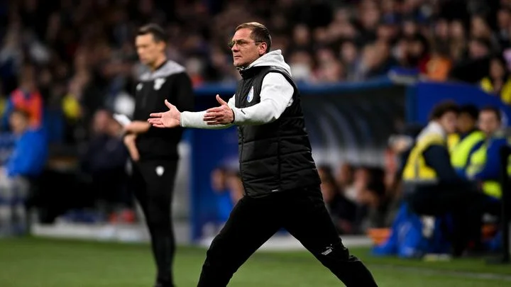 Дмитрий Пятибратов покинул пост главного тренера «Факела»