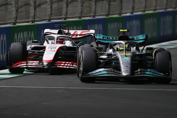 Хэмилтон о сезоне 2024: «Мерседесу» нужно сосредоточиться. Думаю, «Ред Булл» работает над новой машиной» Хэмилтон о сезоне 2024: «Мерседесу» нужно сосредоточиться. Думаю, «Ред Булл» работает над новой машиной»