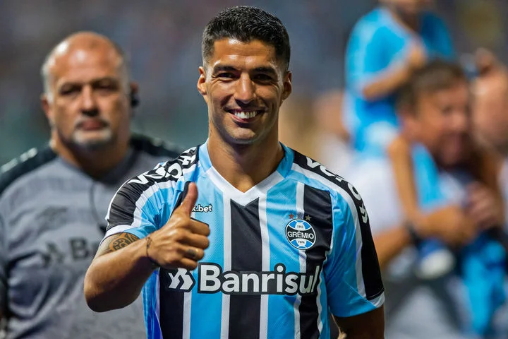 Луис Суарес расторгнет контракт с «Гремио» в декабре 2023 года Луис Суарес расторгнет контракт с «Гремио» в декабре 2023 года