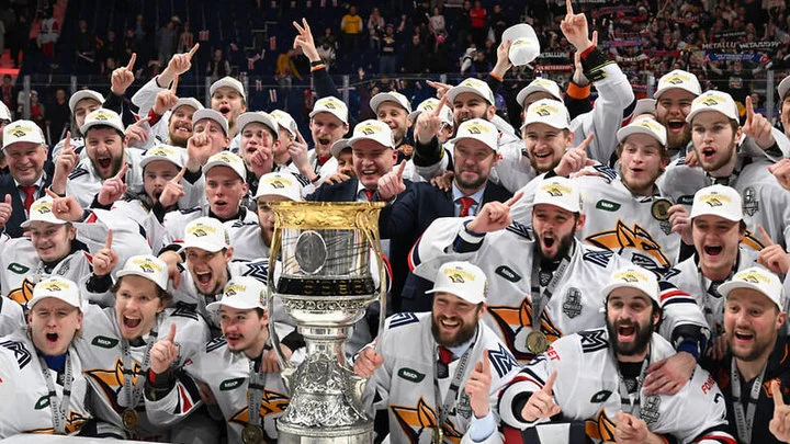 Форвард «Металлурга» Даниил Вовченко о финале Кубка Гагарина: «Переиграли «Локомотив» полностью и заслужили победу больше, чем они» Форвард «Металлурга» Даниил Вовченко о финале Кубка Гагарина: «Переиграли «Локомотив» полностью и заслужили победу больше, чем они»