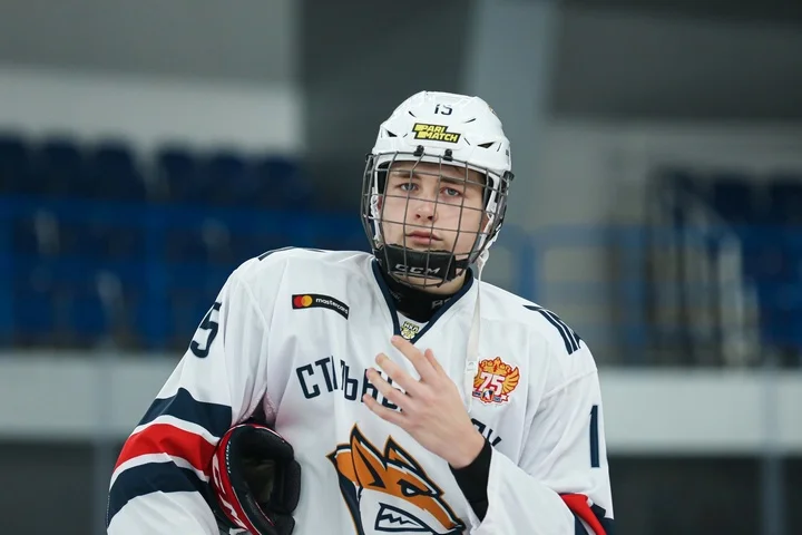 «Металлург» продлил контракты с Михаилом Грассом и Данилом Гололобовым «Металлург» продлил контракты с Михаилом Грассом и Данилом Гололобовым