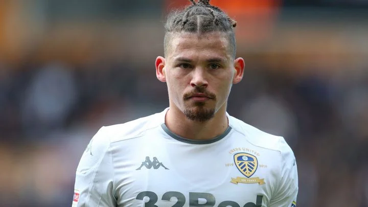 Кэлвин Филлипс из «Лидса» подписал долгосрочный контракт с «Манчестер Сити»