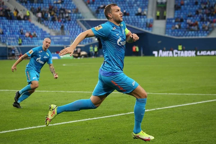 Гендиректор «Зенита» Александр Медведев: «Дзюбе удачи в «Демирспоре». Чтобы был полный спорт» Гендиректор «Зенита» Александр Медведев: «Дзюбе удачи в «Демирспоре». Чтобы был полный спорт»