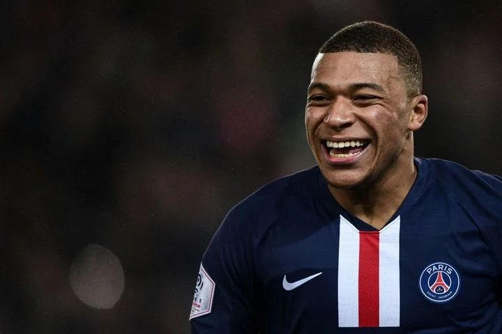 Килиан Мбаппе пояснил причины продления контракта: «Я уже написал свою историю в ПСЖ, но она может быть еще более прекрасной»