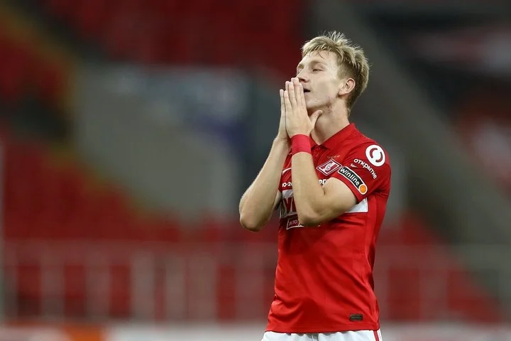 Хавбек «Спартака» Наиль Умяров: «Мы всегда должны выигрывать и быть на первом месте. Главное, чтобы наше превосходство над соперниками продолжалось и дальше» Хавбек «Спартака» Наиль Умяров: «Мы всегда должны выигрывать и быть на первом месте. Главное, чтобы наше превосходство над соперниками продолжалось и дальше»