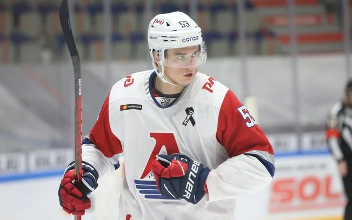 Форвард «Локомотива» Максим Березкин: «С нашим тренером Кубок Гагарина более чем реален» Форвард «Локомотива» Максим Березкин: «С нашим тренером Кубок Гагарина более чем реален»