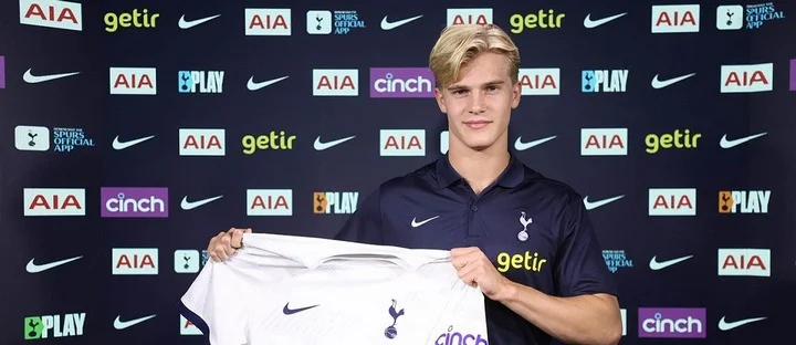 Деку о сорвавшемся переходе Бергвалля в «Барселону»: «Пресса уделяет слишком большое внимание этой ситуации» Деку о сорвавшемся переходе Бергвалля в «Барселону»: «Пресса уделяет слишком большое внимание этой ситуации»