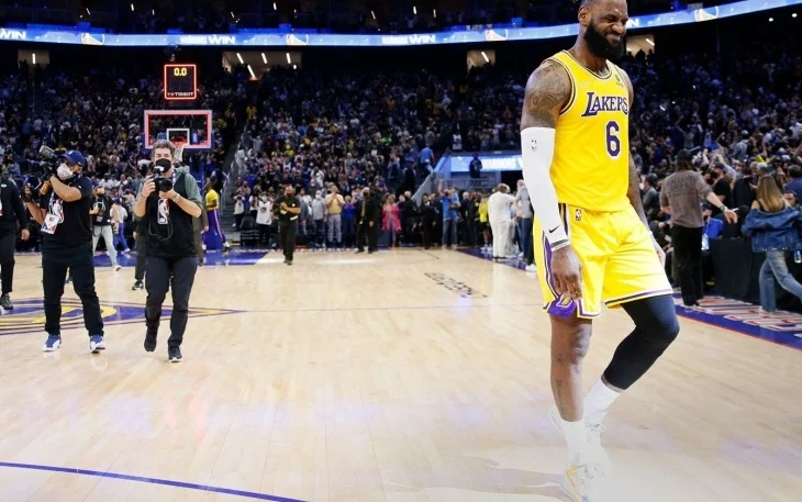 Леброн надеется восстановиться после травмы голеностопа к игре с «Мэверикс»