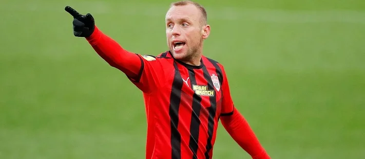 Глушаков о женском футболе: «Они отчаянные, колошматят друг друга, мне страшно смотреть» Глушаков о женском футболе: «Они отчаянные, колошматят друг друга, мне страшно смотреть»