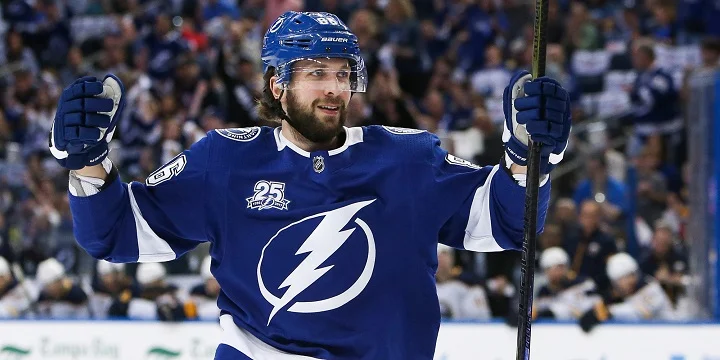 Кучеров о тренировках летом: «Некоторые парни не выходят на лед до конца августа» Кучеров о тренировках летом: «Некоторые парни не выходят на лед до конца августа»