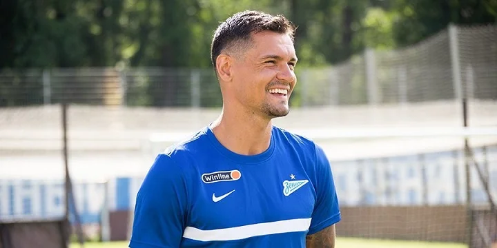 Бистрович о Ловрене в «Зените»: «Ему нравится в России. Всего за год он стал капитаном и лидером команды» Бистрович о Ловрене в «Зените»: «Ему нравится в России. Всего за год он стал капитаном и лидером команды»