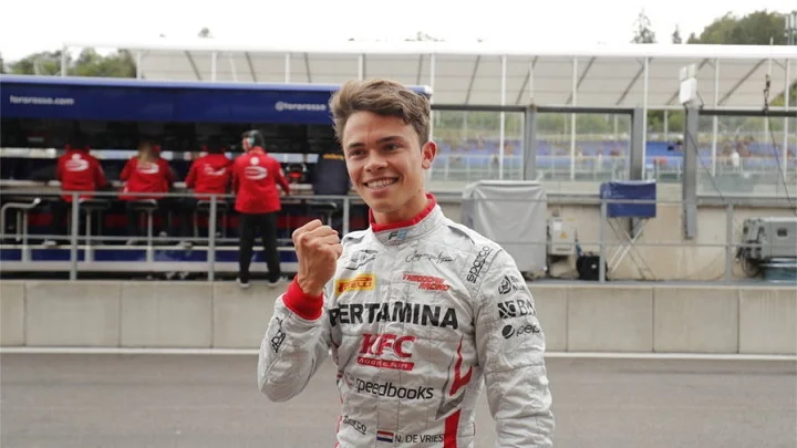 Де Врис получил предупреждение за пилотаж за машиной безопасности на Гран-при Монцы