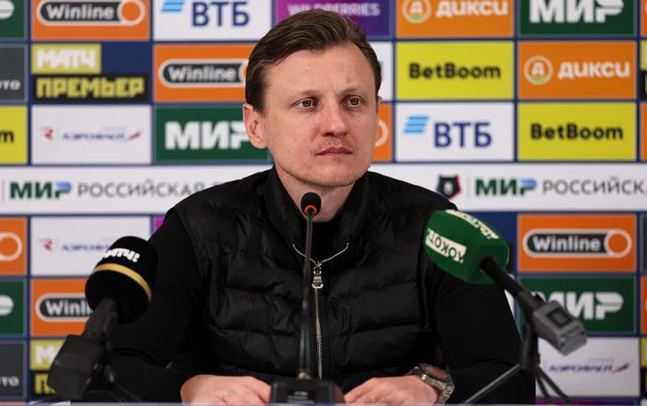 Михаил Галактионов про 1:2 с «Динамо»: «Если мы хотим биться за места, то вот так «брать автографы» у игроков соперника нельзя» Михаил Галактионов про 1:2 с «Динамо»: «Если мы хотим биться за места, то вот так «брать автографы» у игроков соперника нельзя»