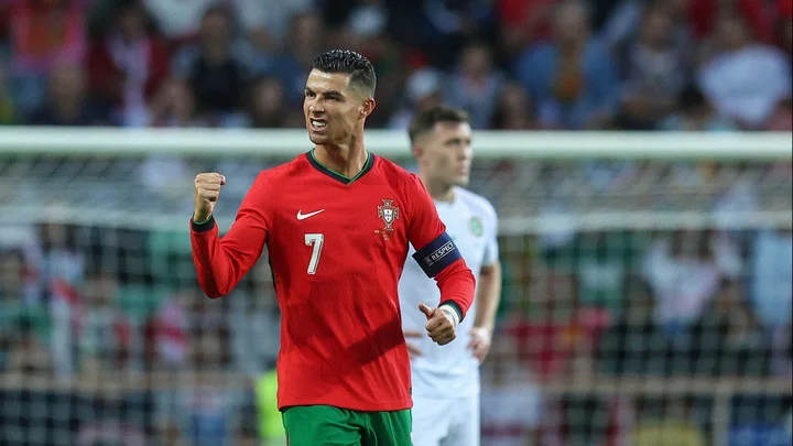 Криштиану Роналду после 3:0 с Ирландией: «Большая победа! Португалия отправляется на Евро!» Криштиану Роналду после 3:0 с Ирландией: «Большая победа! Португалия отправляется на Евро!»