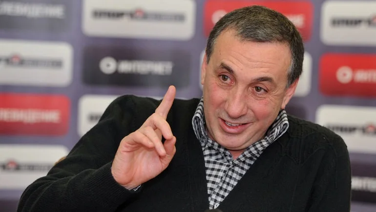 Гинер не хочет, чтобы РФС переходил в Азию: «УЕФА, кажется, сам недоволен, поэтому это не должно продлиться долго» Гинер не хочет, чтобы РФС переходил в Азию: «УЕФА, кажется, сам недоволен, поэтому это не должно продлиться долго»