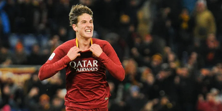 «Ювентус» провел три встречи с представителем хавбека Николо Дзаньоло. «Рома» установила ценник в 50 млн. евро «Ювентус» провел три встречи с представителем хавбека Николо Дзаньоло. «Рома» установила ценник в 50 млн. евро