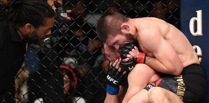 Хабиб Нурмагомедов победил Конора Макгрегора в бою за титул чемпиона UFC Хабиб Нурмагомедов победил Конора Макгрегора в бою за титул чемпиона UFC