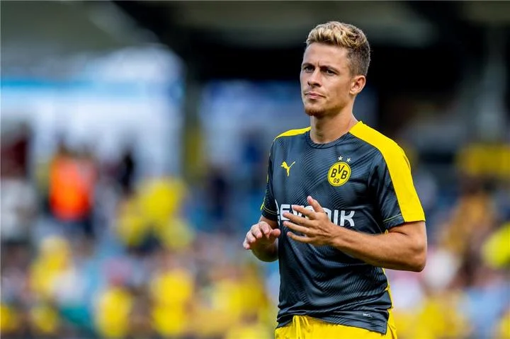 Торган Азар продолжит карьеру в «Андерлехте» Торган Азар продолжит карьеру в «Андерлехте»