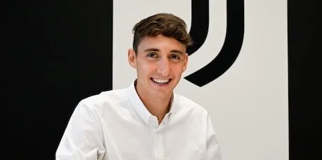 «Ювентус» купил левого защитника у «Дженоа» «Ювентус» купил левого защитника у «Дженоа»