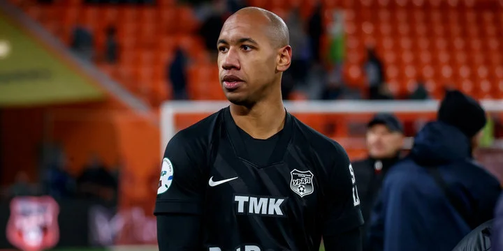 Защитник «Урала» Эммерсон: «У нас есть уверенность в Гончаренко! Многие команды в РПЛ страдали неудачными сериями» Защитник «Урала» Эммерсон: «У нас есть уверенность в Гончаренко! Многие команды в РПЛ страдали неудачными сериями»