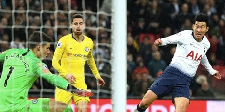 «Шпоры» заискрились. Сарри впервые проиграл в АПЛ «Шпоры» заискрились. Сарри впервые проиграл в АПЛ