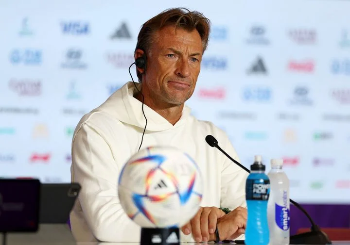 Эрве Ренар о влиянии Роналду на Саудовскую Аравию: «Учитывая его карьеру, его влияние на медиа, оно непередаваемо. На страну прольется свет, солнечный свет» Эрве Ренар о влиянии Роналду на Саудовскую Аравию: «Учитывая его карьеру, его влияние на медиа, оно непередаваемо. На страну прольется свет, солнечный свет»