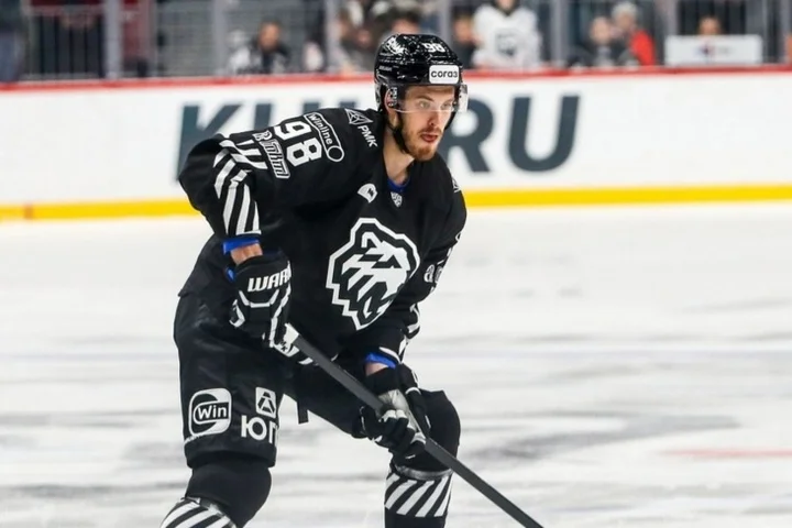 Григорий Дронов подписал новый контракт с «Трактором» на два года