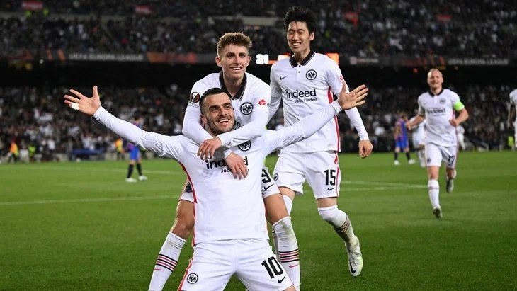 Коло-Муани набрал 26 (14+12) очков в 27 играх сезона за «Айнтрахт» Коло-Муани набрал 26 (14+12) очков в 27 играх сезона за «Айнтрахт»