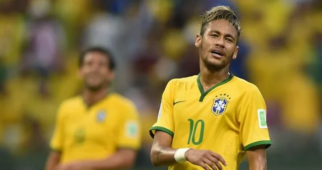 Бразилия продлила серию побед до семи матчей