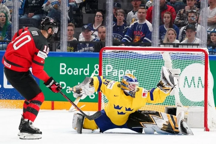 Определились полуфиналисты чемпионата мира по хоккею Определились полуфиналисты чемпионата мира по хоккею