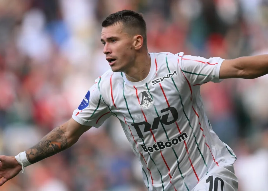 Дмитрий Воробьев: «О борьбе с Глушенковым за звание лучшего бомбардира не думаю, главное – команда» Дмитрий Воробьев: «О борьбе с Глушенковым за звание лучшего бомбардира не думаю, главное – команда»