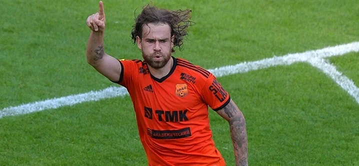 К середине второго тайма «Урал» обыгрывает ЦСКА со счетом 2:1