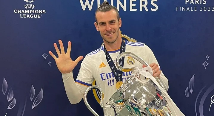 Бэйл выложил фото с кубком ЛЧ после финала Бэйл выложил фото с кубком ЛЧ после финала