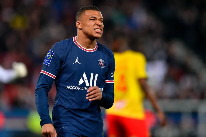 «Реал» готов взять Мбаппе, если форвард не будет претендовать на позицию Винисиуса «Реал» готов взять Мбаппе, если форвард не будет претендовать на позицию Винисиуса
