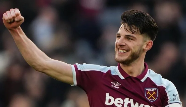 Английский полузащитник за 100 миллионов фунтов. Грядёт большая драка за Деклана Райса Английский полузащитник за 100 миллионов фунтов. Грядёт большая драка за Деклана Райса