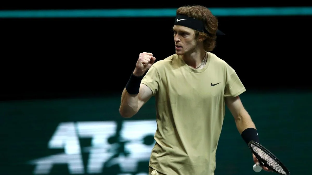 Рублев пробился в полуфинал турнира в Роттердаме Рублев пробился в полуфинал турнира в Роттердаме