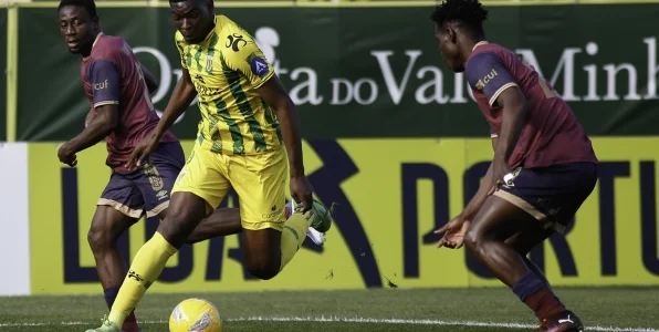 «Сочи» ведет переговоры с ангольским нападающим португальской «Тонделы» Миро «Сочи» ведет переговоры с ангольским нападающим португальской «Тонделы» Миро